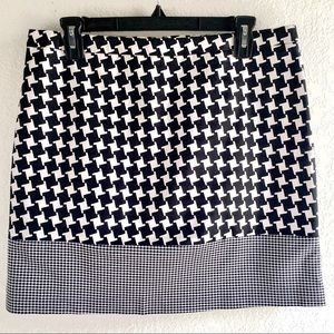 Houndstooth stretch mini skirt SIZE 10